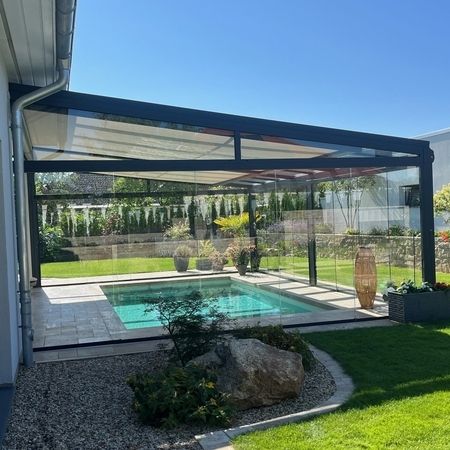 Sommergarten Referenzobjekt in Zusammenarbeit mit Landschaftsgärtner und Poolbauer